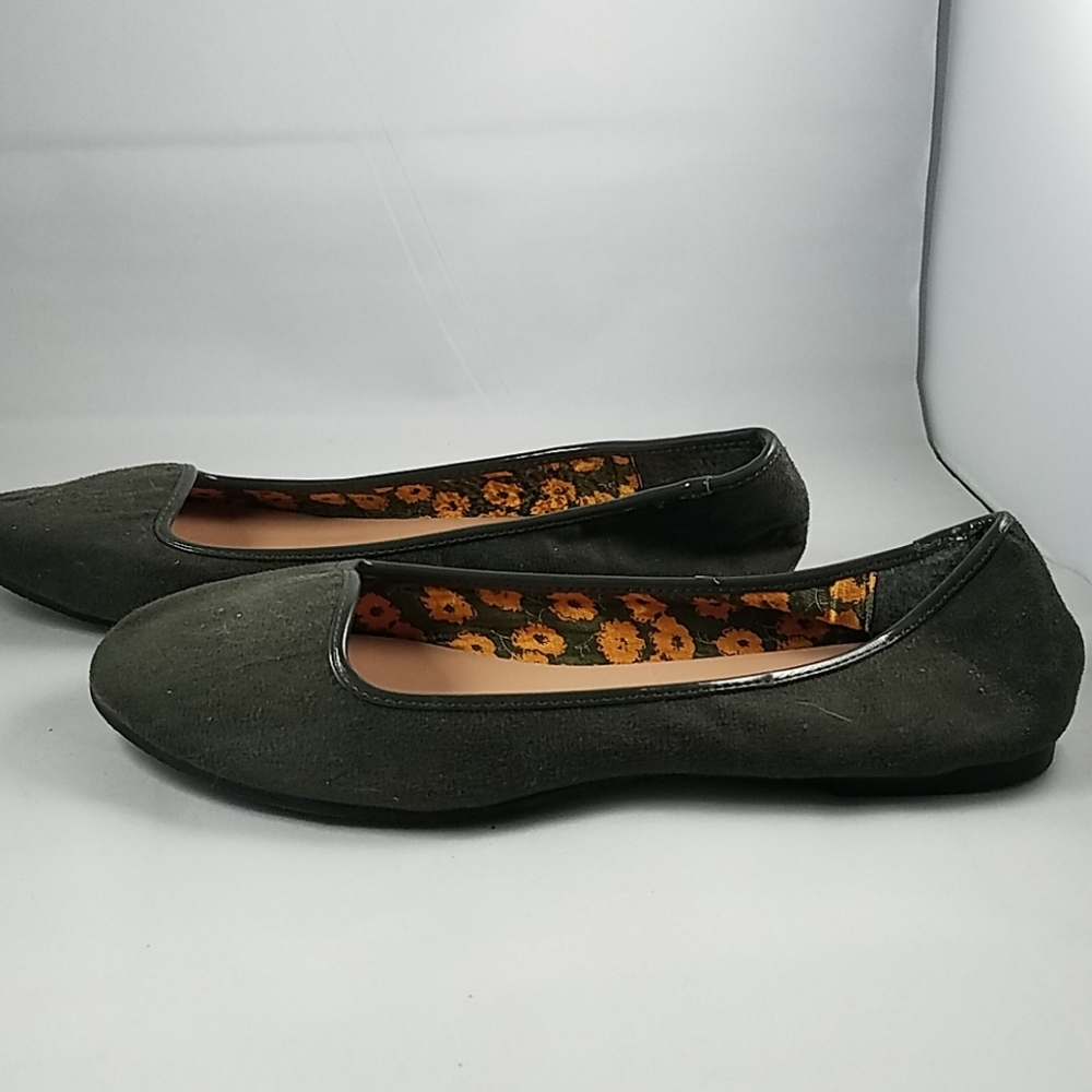 Flats - Picture 3 of 3